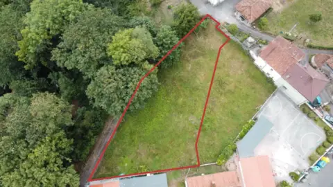 Terreno en calle Bisueña