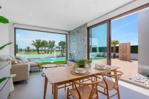 Chalet en Las Lomas del Rame-Bahía Bella