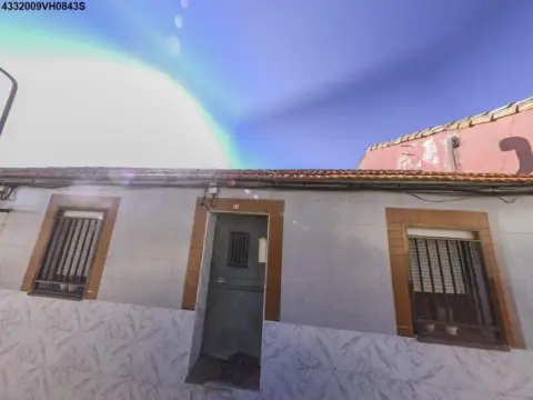 Casa adosada en calle de Isabel 'La Católica', 57