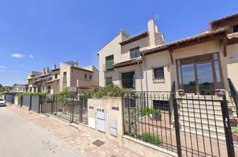Casa pareada en Castilla La Mancha in Arcas · Arcas
