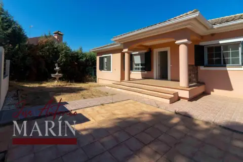 Chalet en Los Montitos