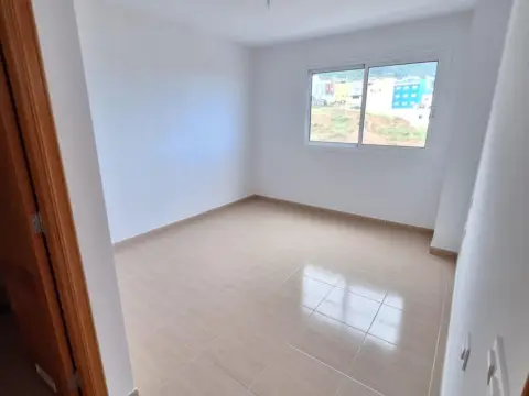 Piso en Avenida Santiago Apóstol