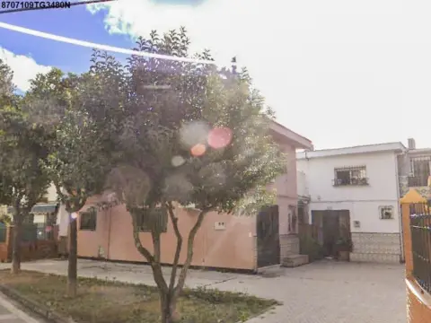 Casa en calle Carmen Laforet, nº 8