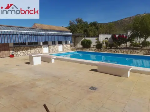 Chalet en Campo de Aras in Cristo Marroquí (Lucena) · Lucena