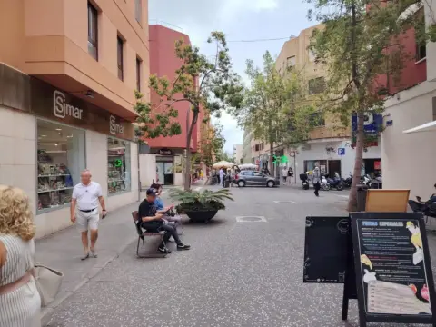 Piso en calle de Uruguay