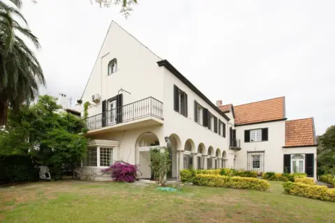 Casa pareada en calle Negubide