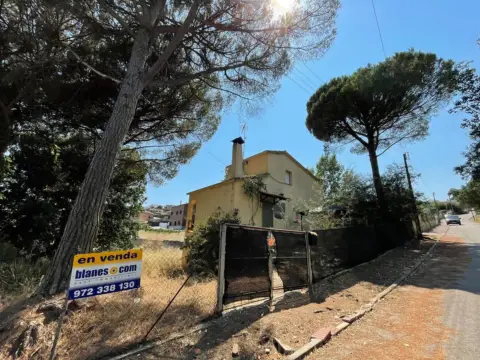 Chalet en Urbanització Junior Park