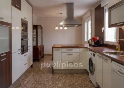 Piso en calle de Santa Joaquina de Vedruna