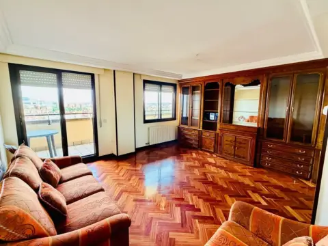 Piso en calle de Mariano de los Cobos, 2