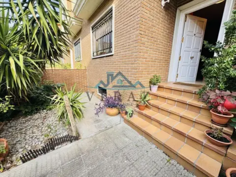Chalet en calle Jardines