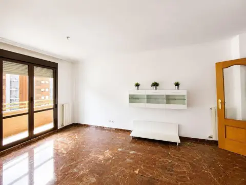 Piso en calle Cineasta Adolfo Aznar
