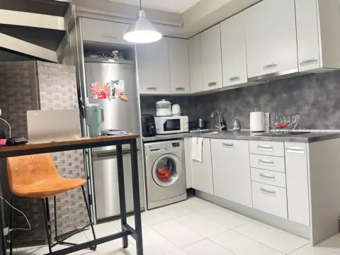 Loft en calle de Manuel Pombo Angulo, 18