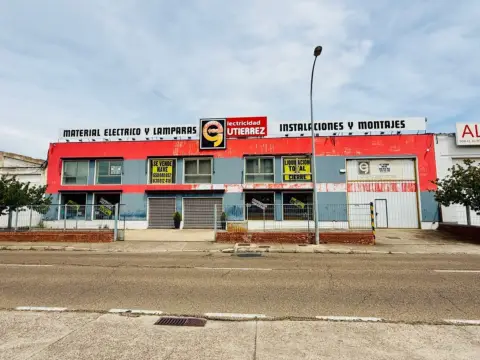 Local comercial en calle de las Islas Canarias, 11