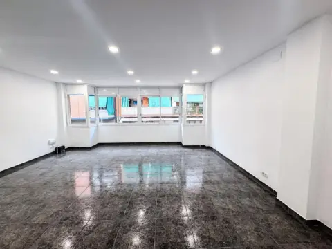Local comercial en Carrer de Don Pelayo