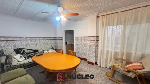 Casa adosada en calle Mare de Déu Dels Desemparats