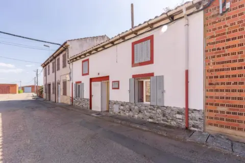 Casa en calle de la Iglesia, 8