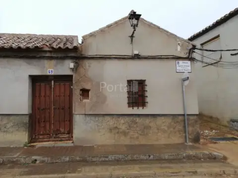 Casa adosada en calle de Agustín Ordóñez