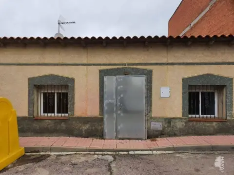 Casa adosada en calle de Isabel 'La Católica'