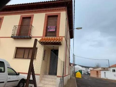 Casa adosada en calle Argamasilla, 22