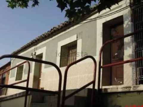 Chalet en calle de la Flor, 25