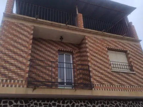 Casa pareada en calle Río, 29