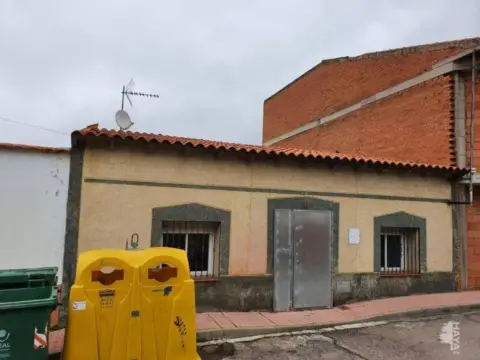 Casa adosada en calle de Isabel 'La Católica'