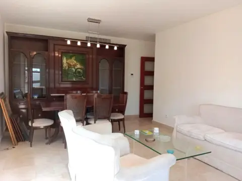 Piso en Barriada - Corte Inglés