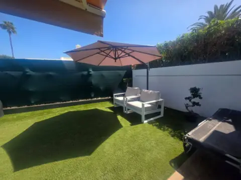 Casa en Avenida Touroperador Thomson, 6