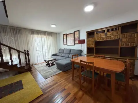 Dúplex en Rúa de San Lázaro
