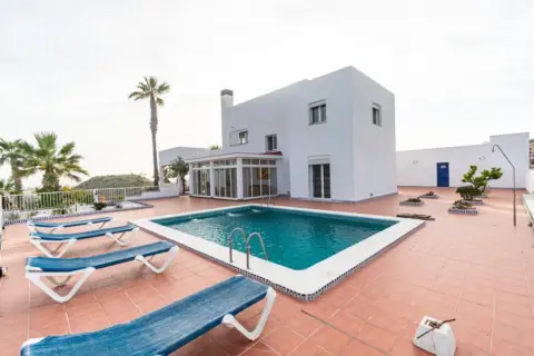 Chalet en Los Collados-Los Geraneos