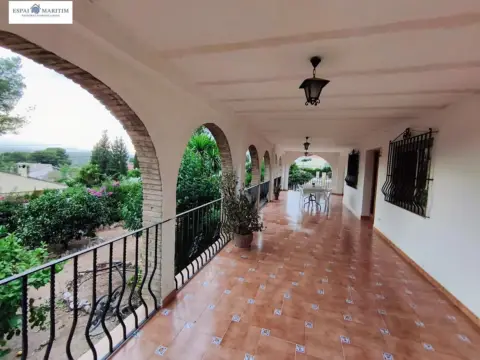 Chalet en calle de La Creu D'horquera