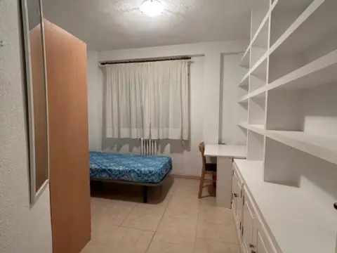 Piso en calle Martínez de la Rosa