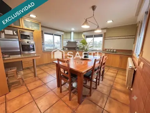 Casa unifamiliar en Poio (San Juan-Resto Parroquia)