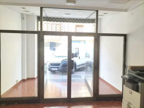 Local comercial en calle de Colón