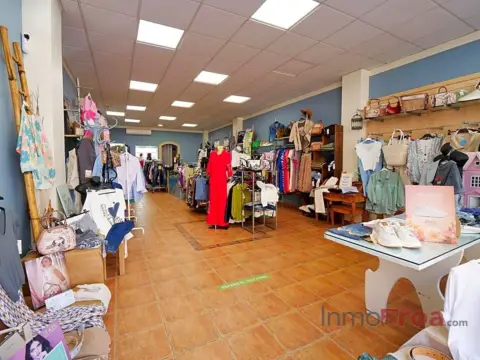 Local comercial en Avinguda de País Valencià