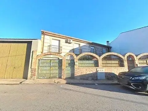 Casa adosada en calle de Pío Baroja