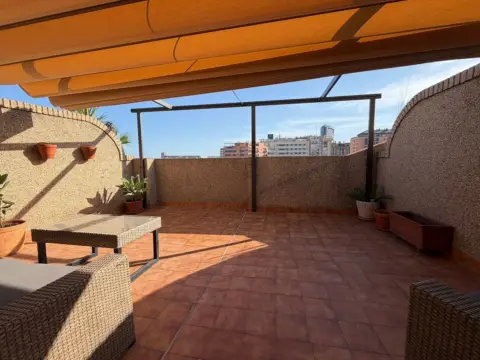 Ático en Carrer de Carolina Álvarez, 33
