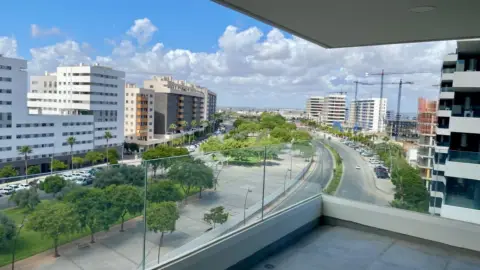 Piso en Avenida de Manuel Clavero Arévalo