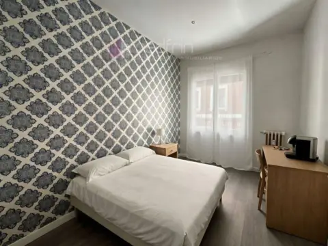 Habitación en calle de Guzmán El Bueno, 20