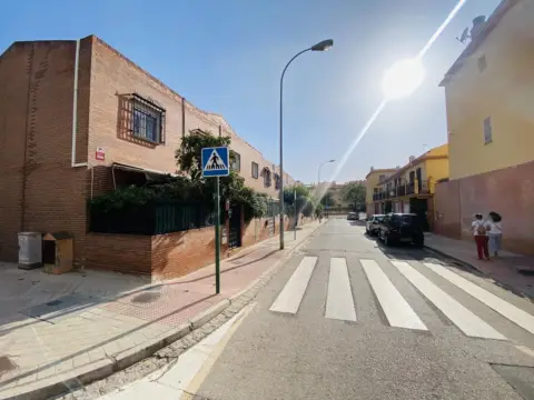 Casa adosada en Alcampo- Estación de Bus.