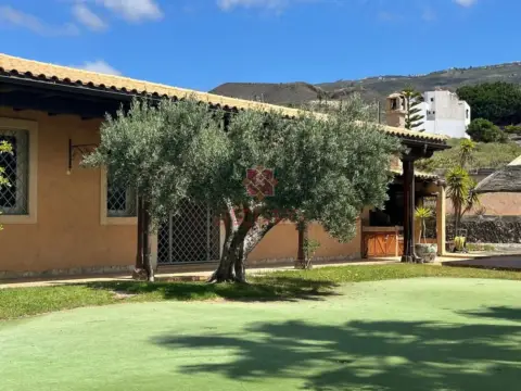 Chalet en calle Elvira