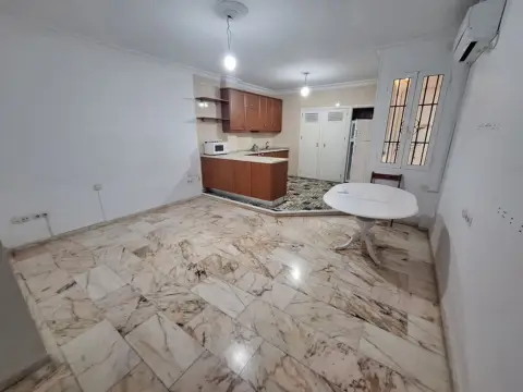 Piso en calle Santa Ángela de la Cruz