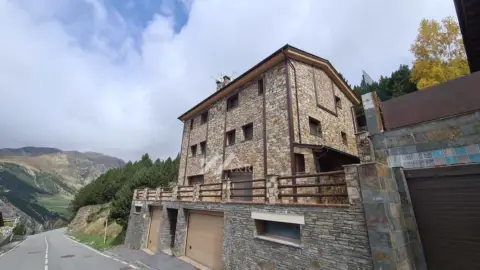 Casa adosada de 4 habitaciones en venta en El Forn, Canillo · 56 de 60