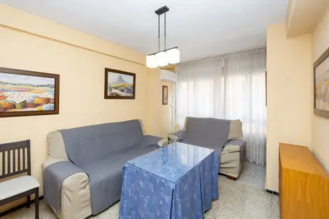 Piso en calle Ruiseñor, 9