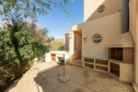 Chalet en calle Gardenias, 15