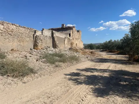 Finca rústica en calle Chimeneas, nº 12
