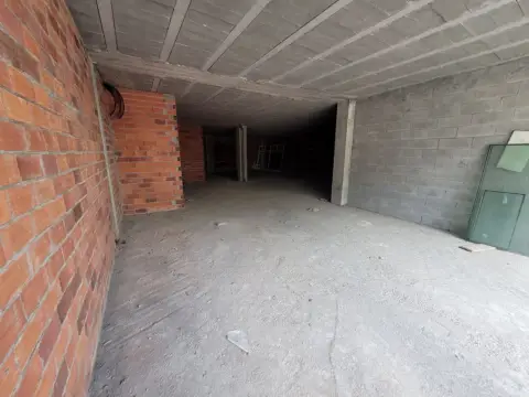 Local comercial en calle de Ourense, 18