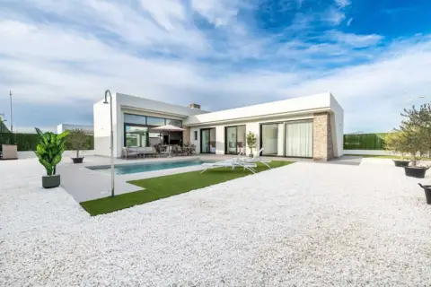 Chalet en Urbanización Coto Riñales