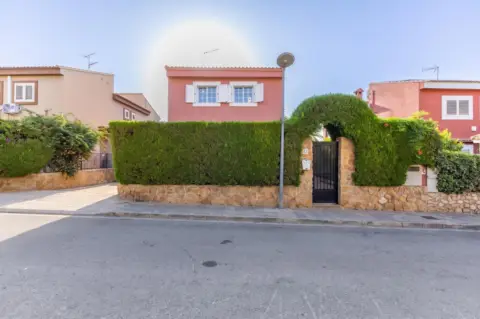 Chalet en calle Aljub (Alfinach)