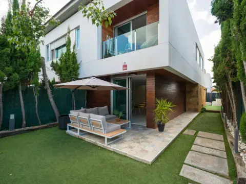 Chalet en calle de Manuel Hernández Toledo, 17